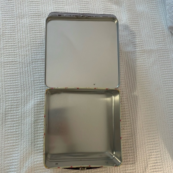 Brighton Metal Lunch Box - Picture 7 of 8